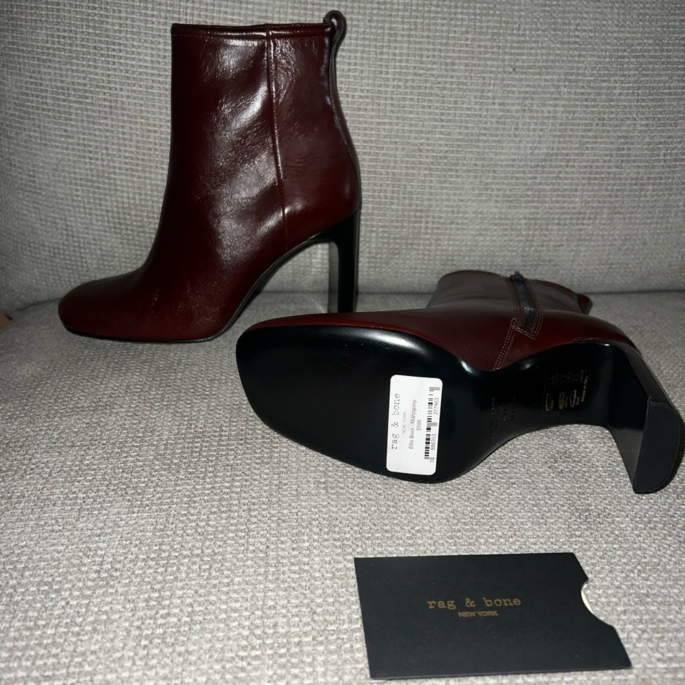 Gorgeous burgundy rag & bone boots. Excellent addition to your fall wardrobe! ♥️